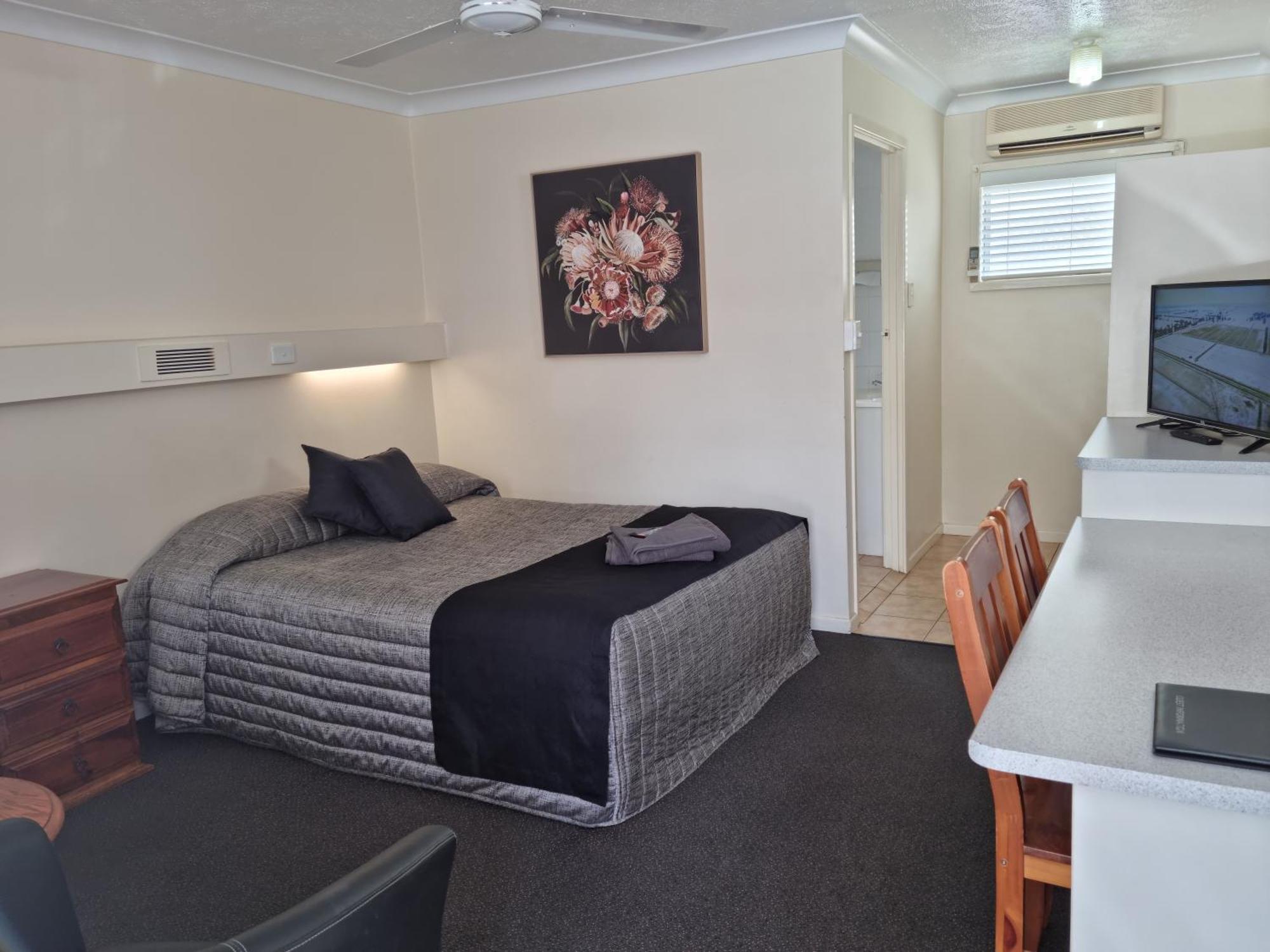 Whiteoaks Motel & Lodges Тувумба Экстерьер фото