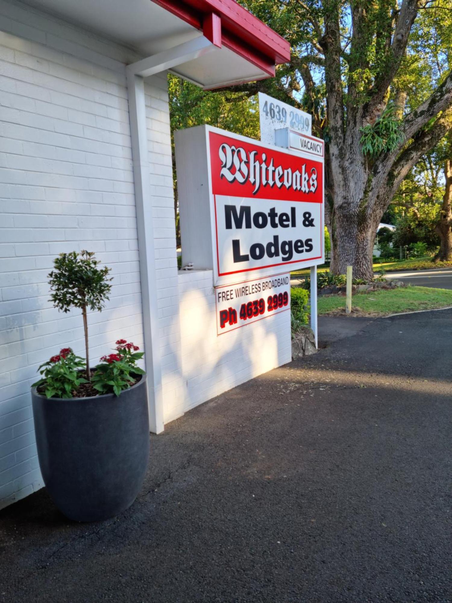 Whiteoaks Motel & Lodges Тувумба Экстерьер фото