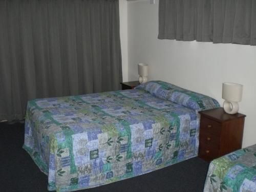 Whiteoaks Motel & Lodges Тувумба Экстерьер фото